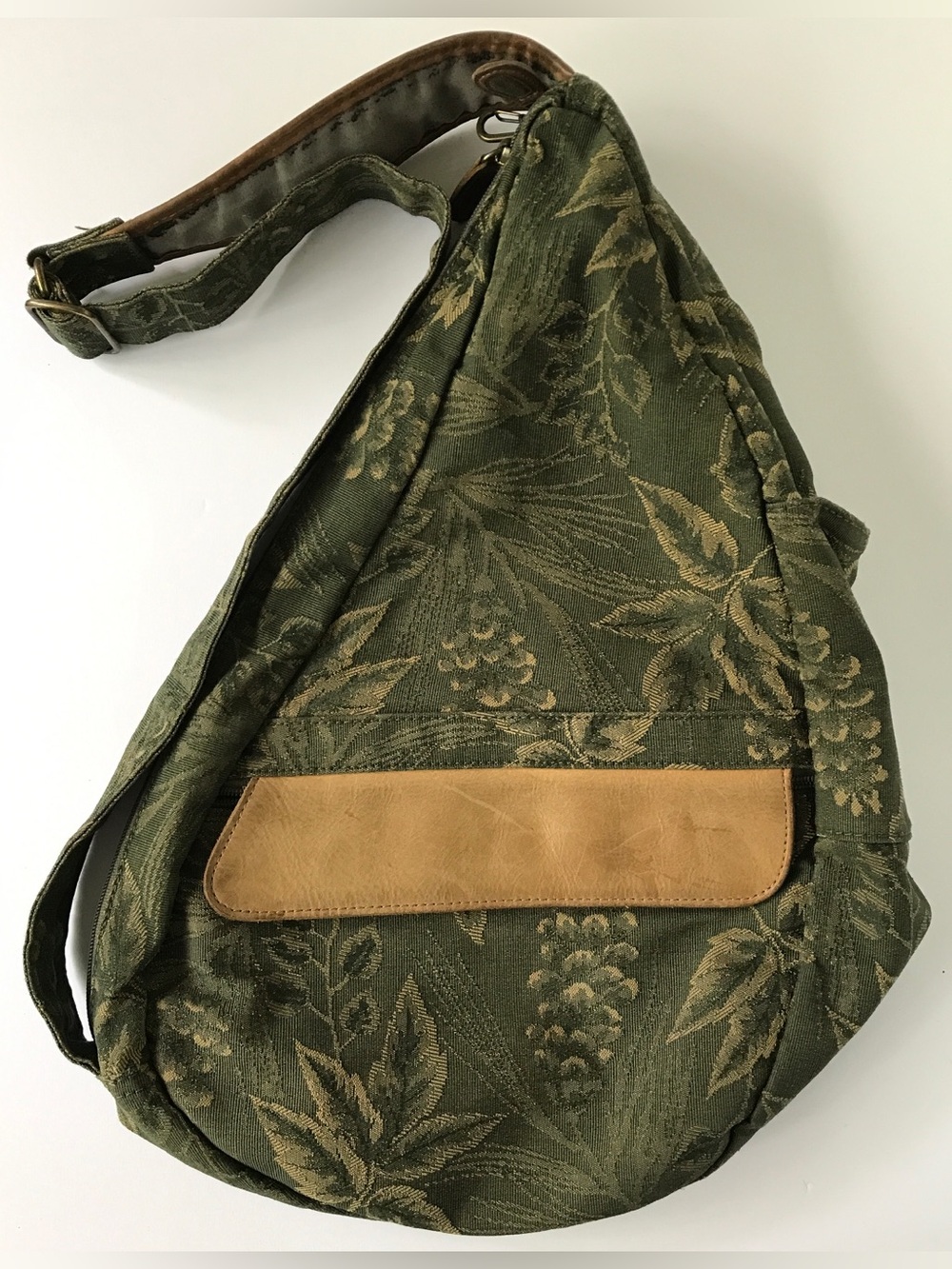 L.L.BEAN Green Tapestry AmeriBag Healthy Back Sling Bag